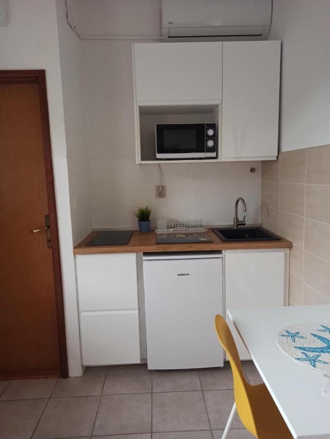 Apartments Pero ポドゥゴラ エクステリア 写真