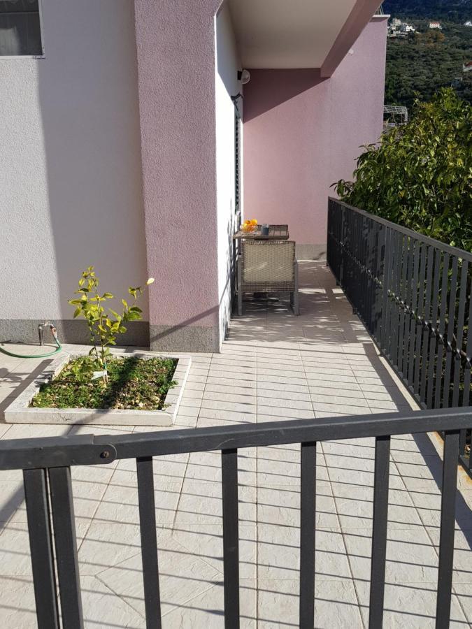 Apartments Pero ポドゥゴラ 部屋 写真