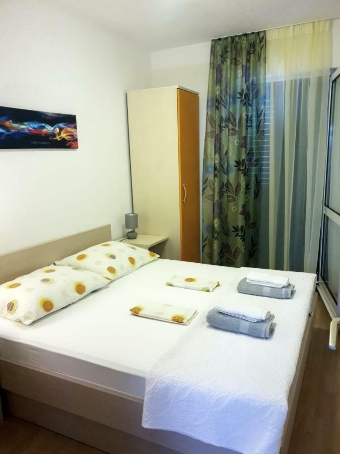 Apartments Pero ポドゥゴラ エクステリア 写真