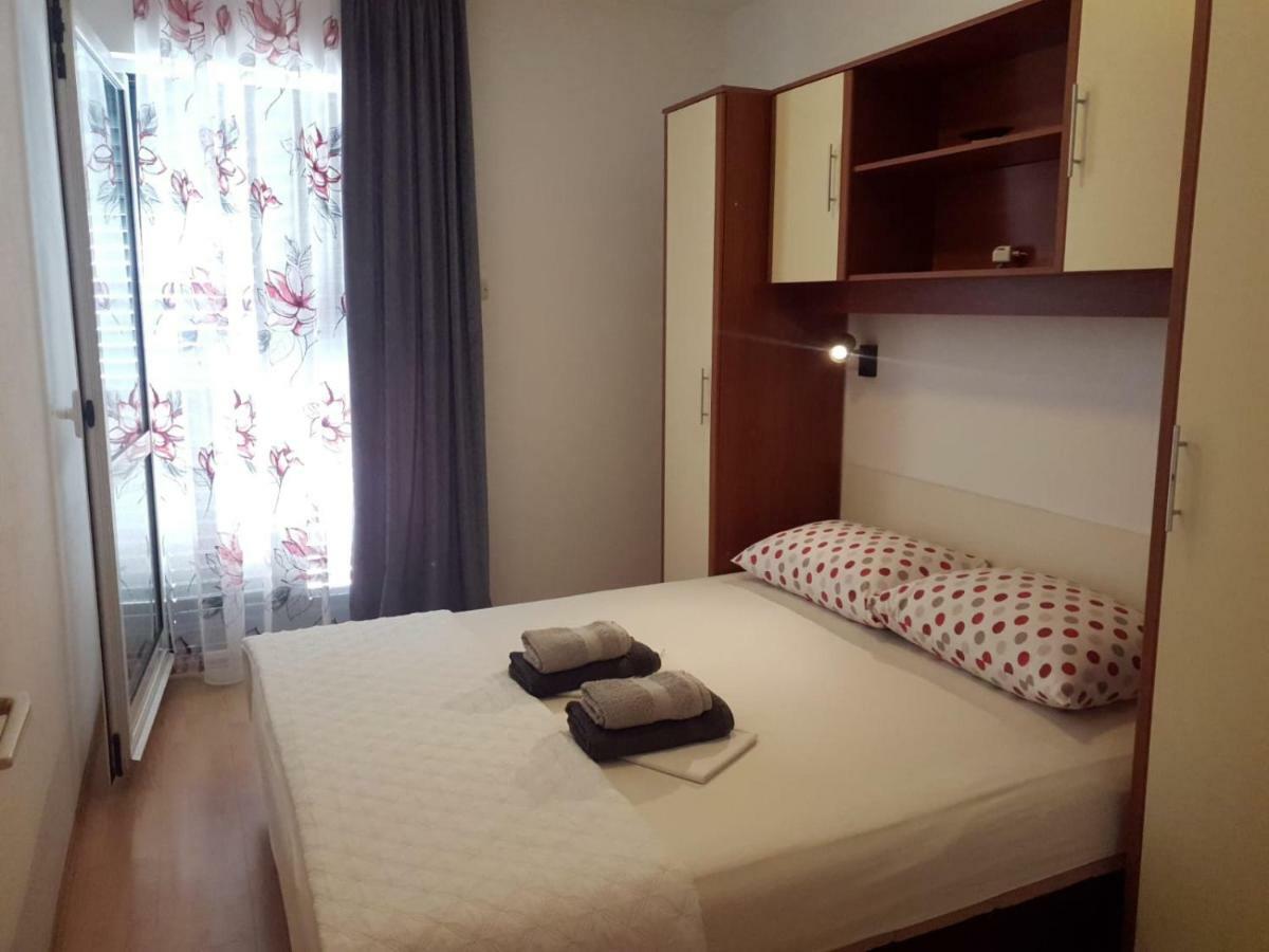 Apartments Pero ポドゥゴラ エクステリア 写真